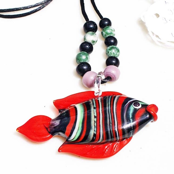 3D FISH IN HANDBLOWN GLASS NECKLACE, FULL COLOUR BOTH SIDES, 22 INCHES, WITH - Picture 1 of 3